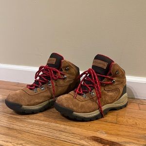 Columbia Hiking Boots - Tan Size 8.5